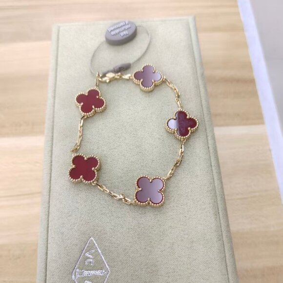 Van Cleef & Arpels 18K Carnelian Four-Leaf Clover Necklace - Picture 1 of 5